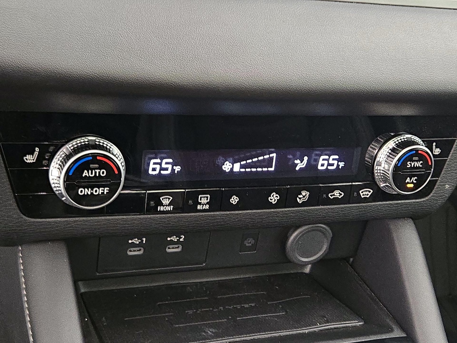 2025 Mitsubishi Outlander SE - Photo 18