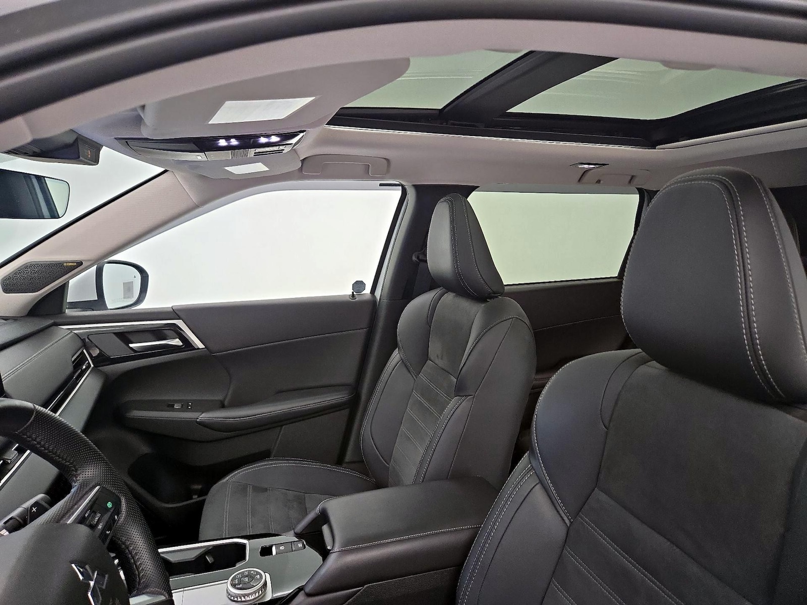 2025 Mitsubishi Outlander SE - Photo 21