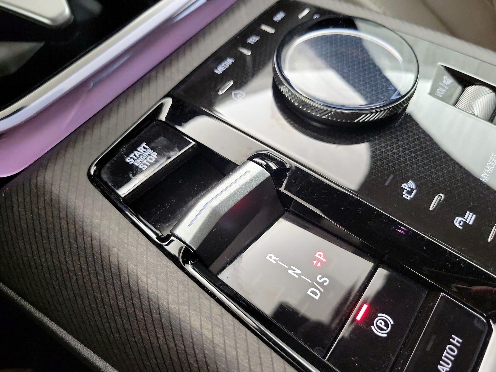 2026 BMW X3 30 - Photo 17