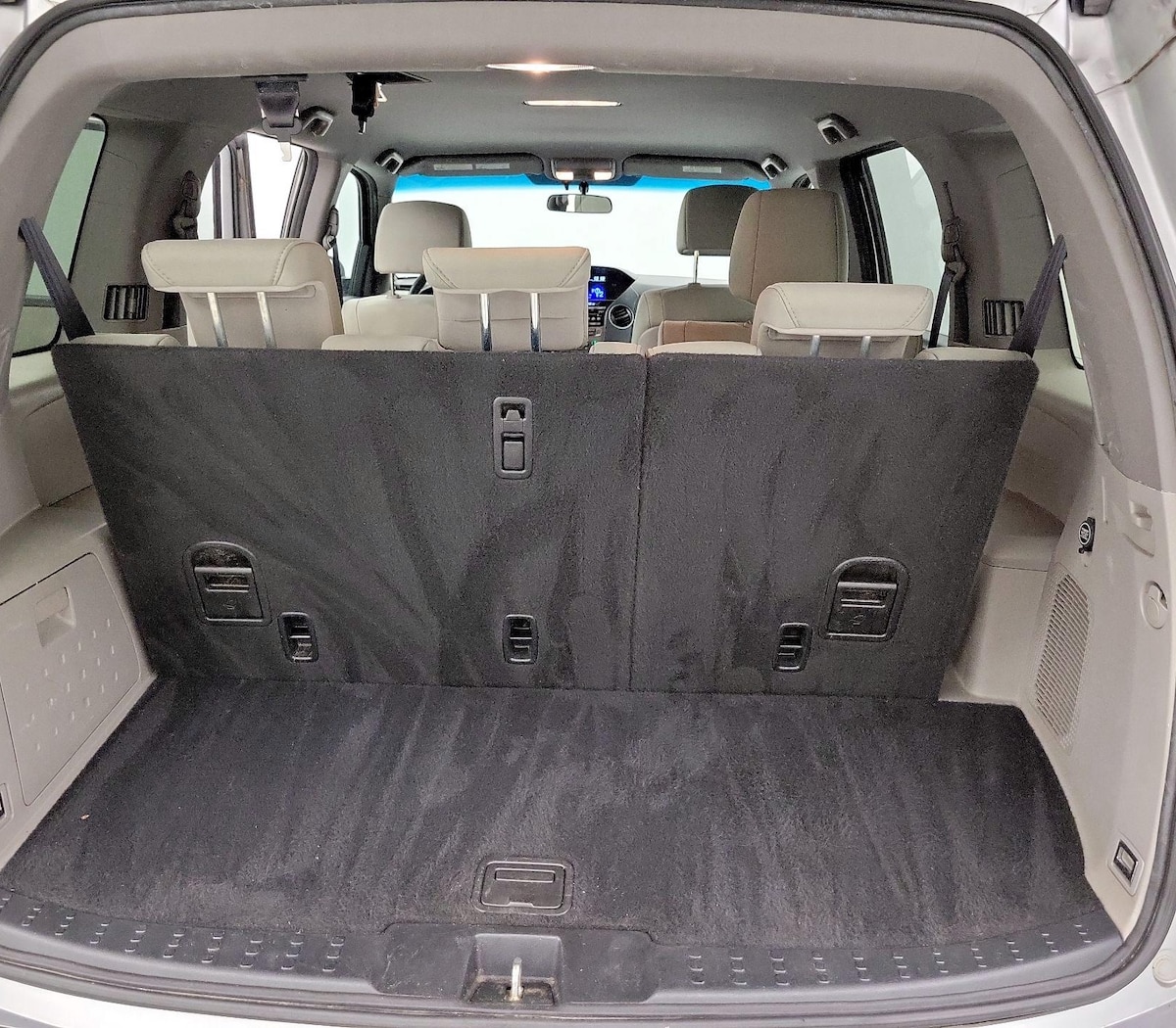 Trunk/Cargo (Seats Up)