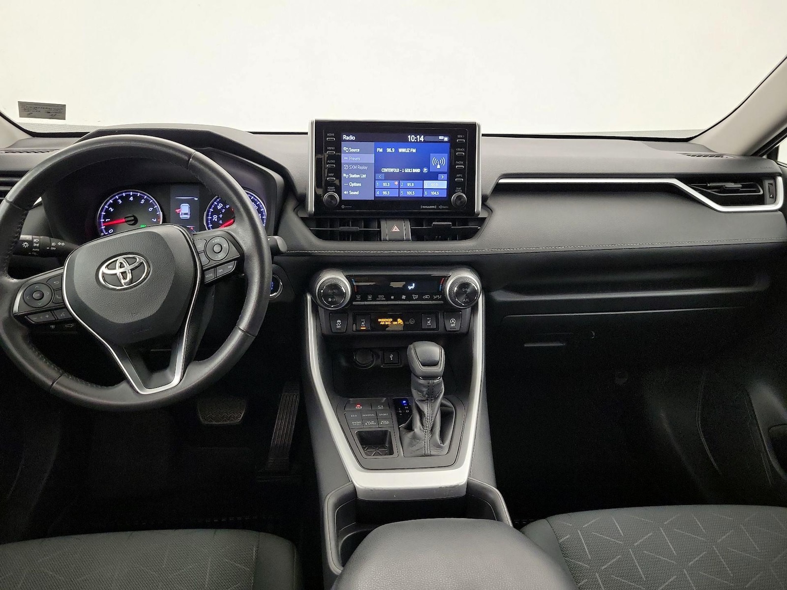 2021 Toyota RAV4 XLE - Photo 10
