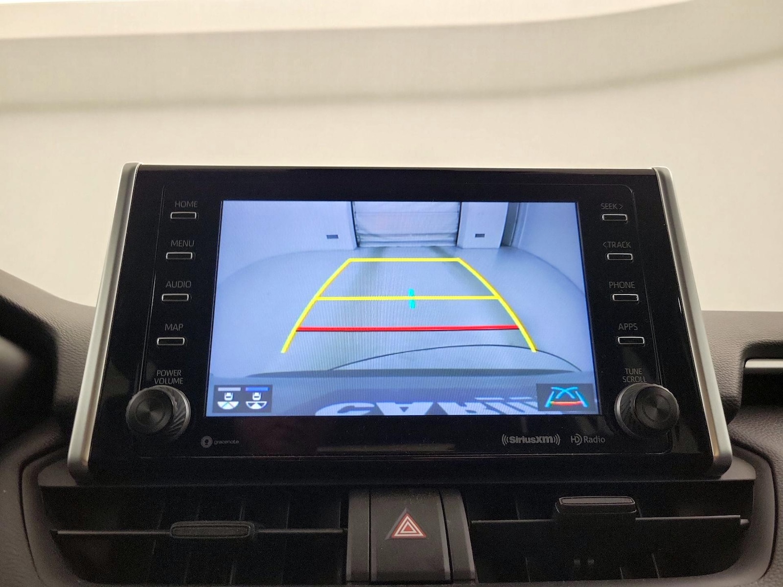 2021 Toyota RAV4 XLE - Photo 15