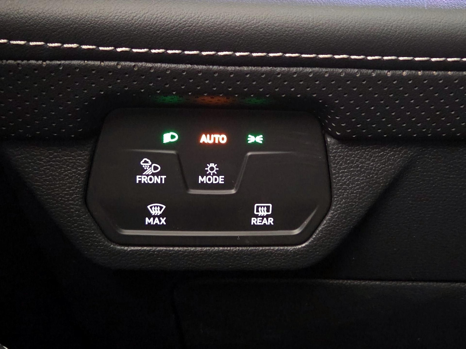 2024 Volkswagen Atlas Cross Sport SEL R-LINE - Photo 14