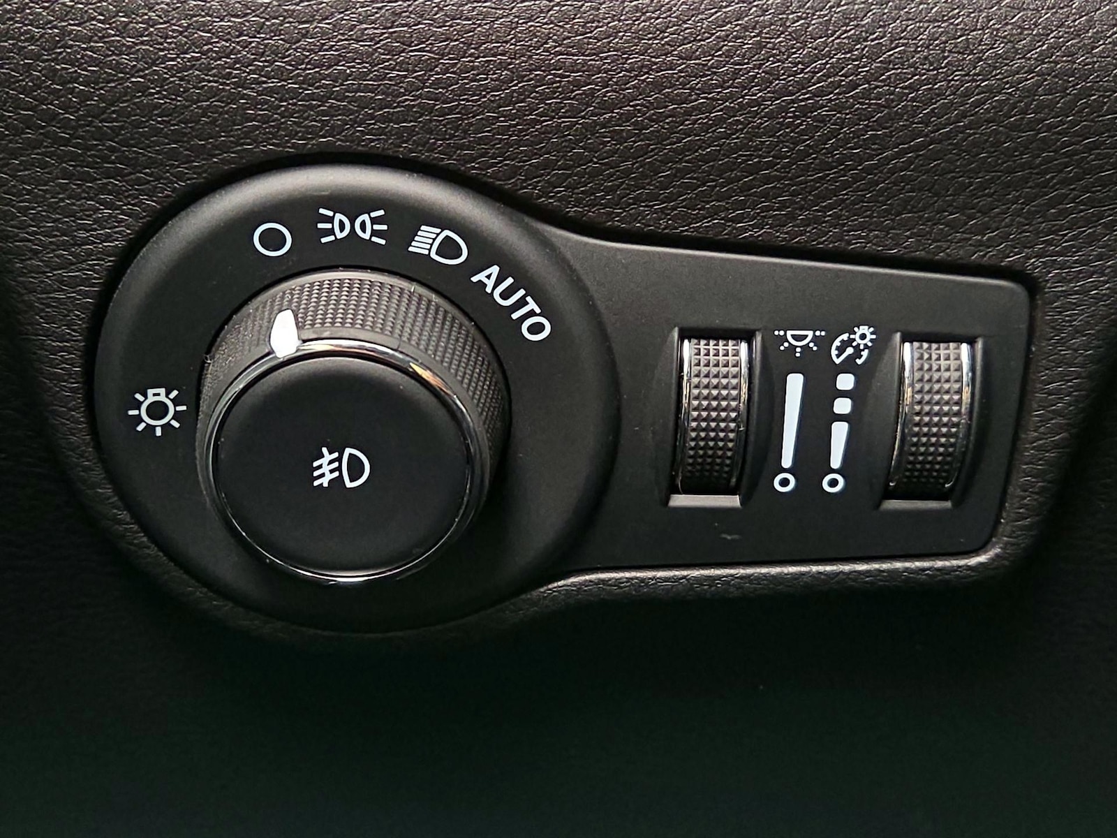 2022 Jeep Compass Latitude Lux - Photo 14