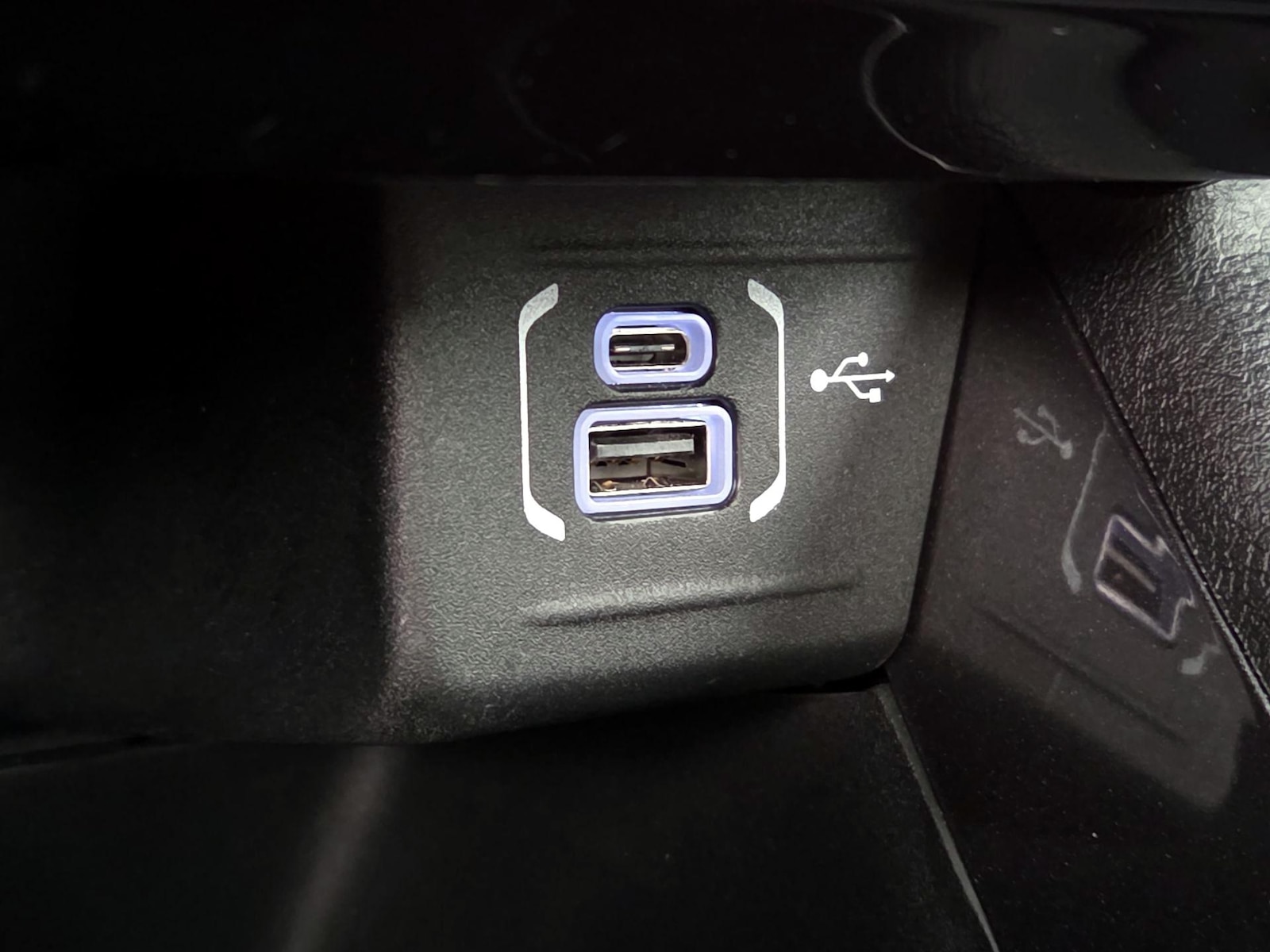2022 Jeep Compass Latitude Lux - Photo 19