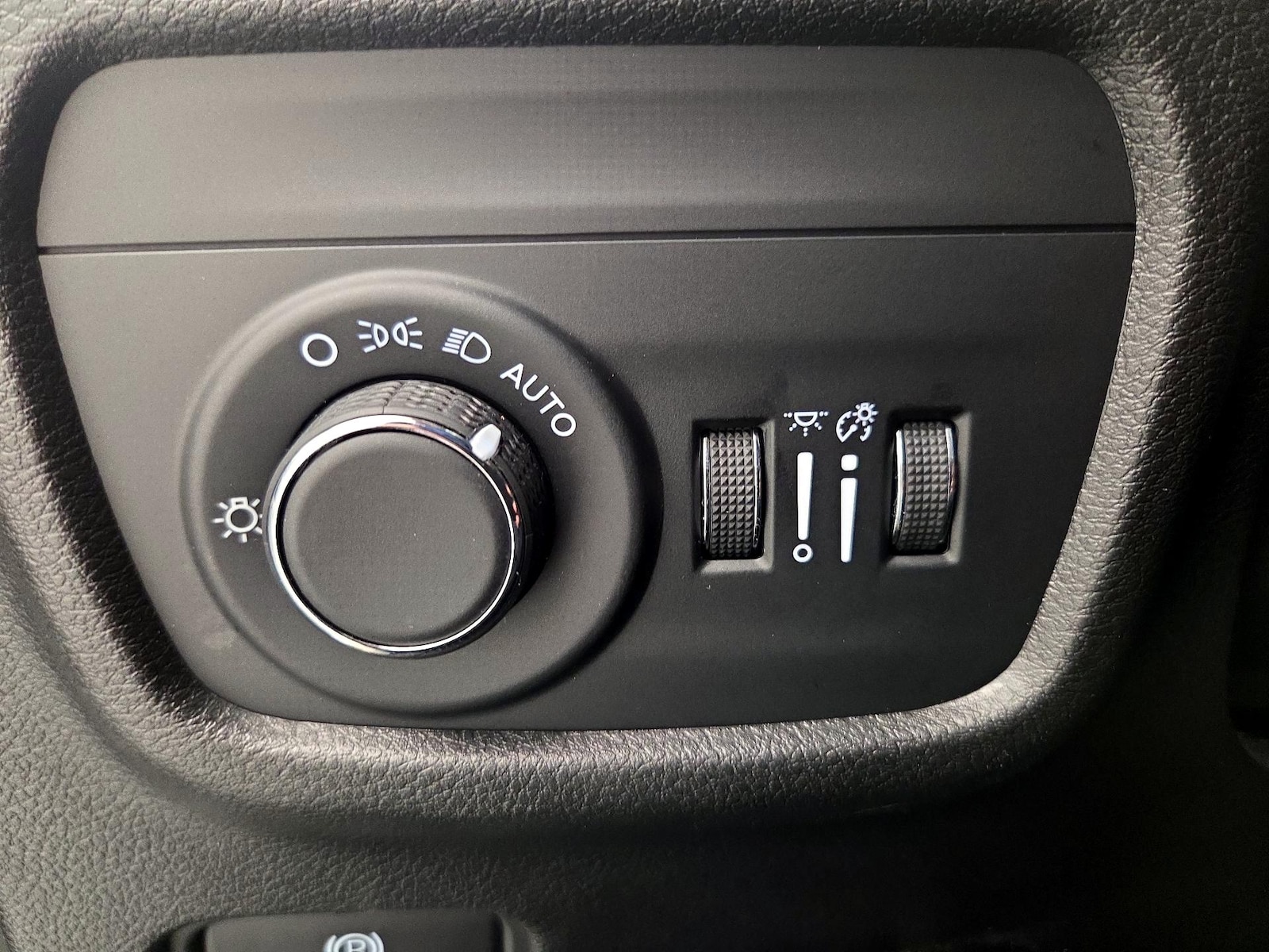 2023 Jeep Grand Cherokee Altitude - Photo 14