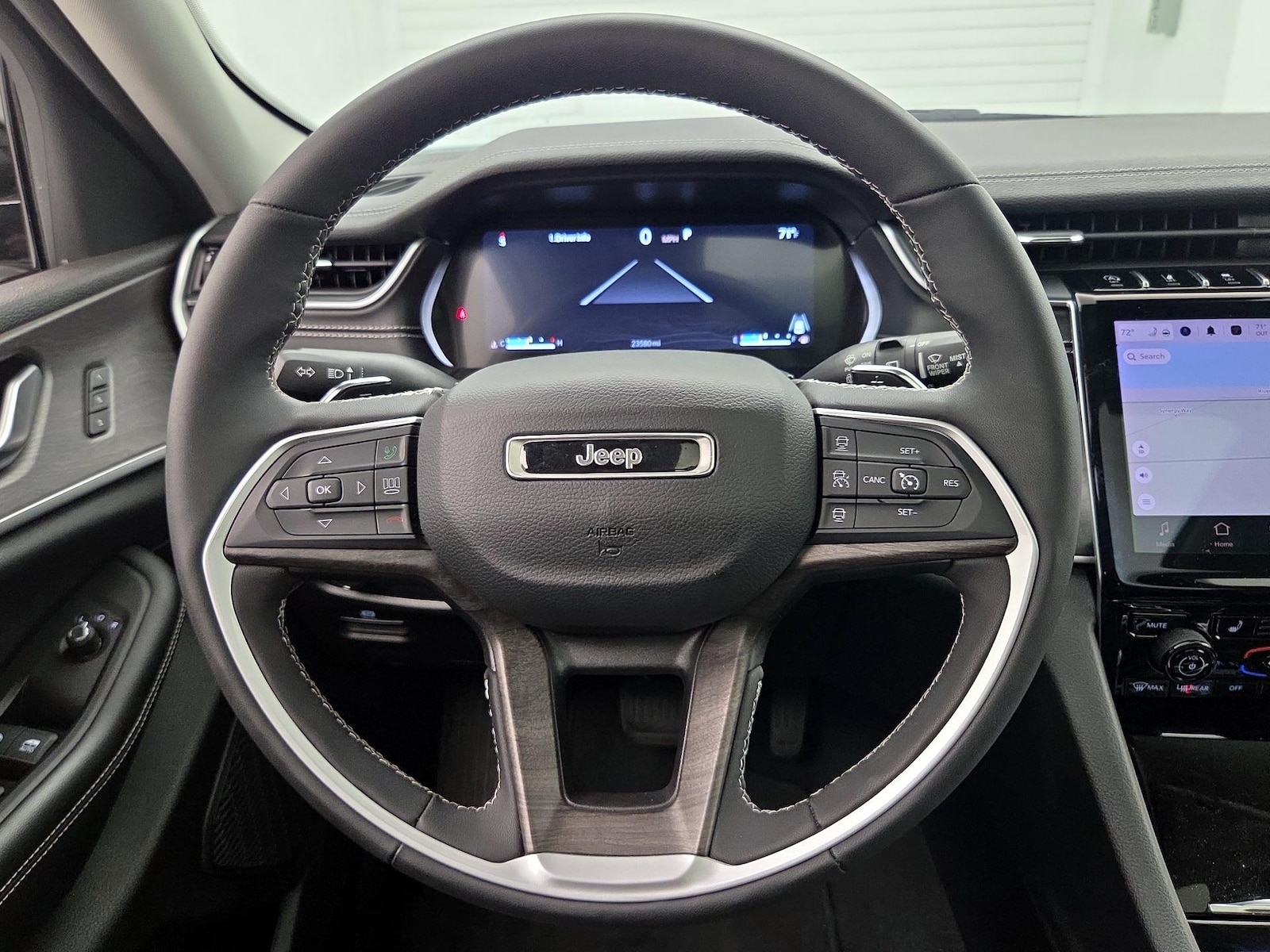 2023 Jeep Grand Cherokee Limited - Photo 11