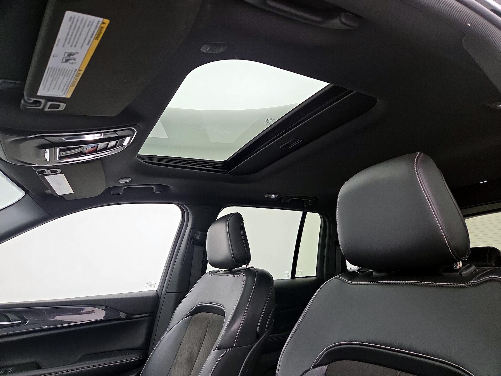 Sunroof(s) & Overhead Airbags