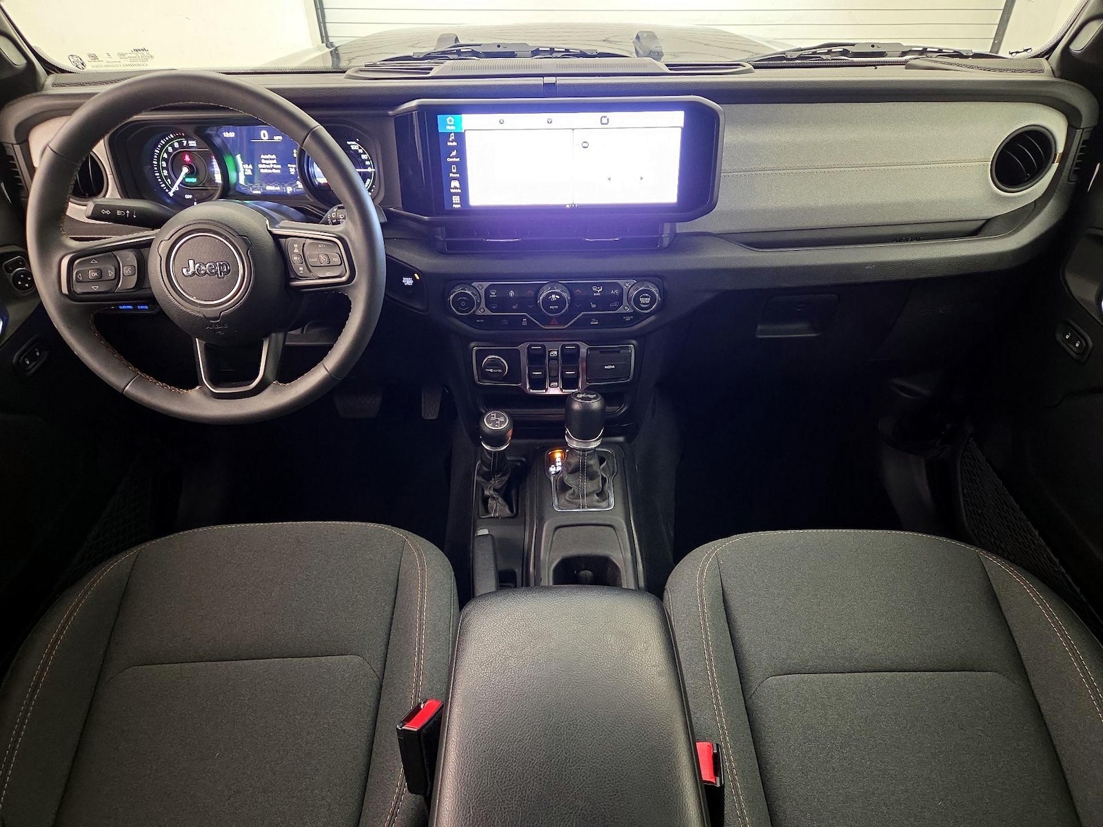 Apple CarPlay® & Android Auto™