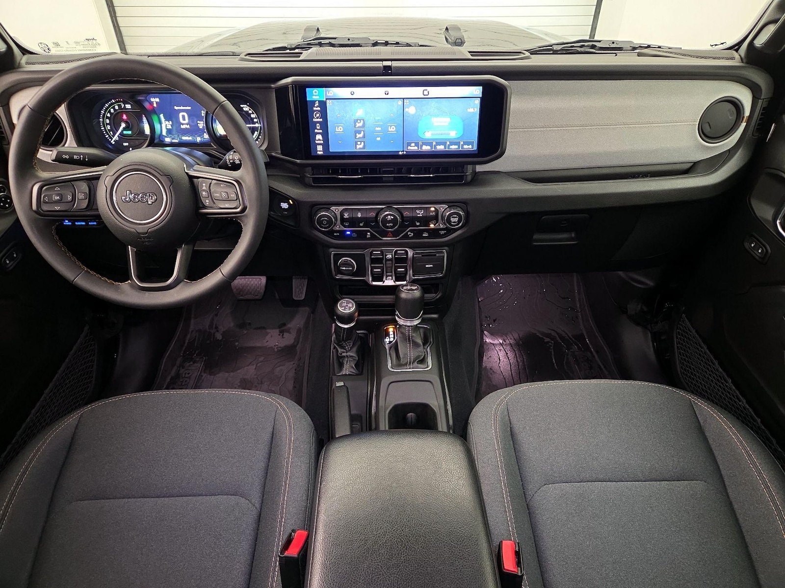Apple CarPlay® & Android Auto™