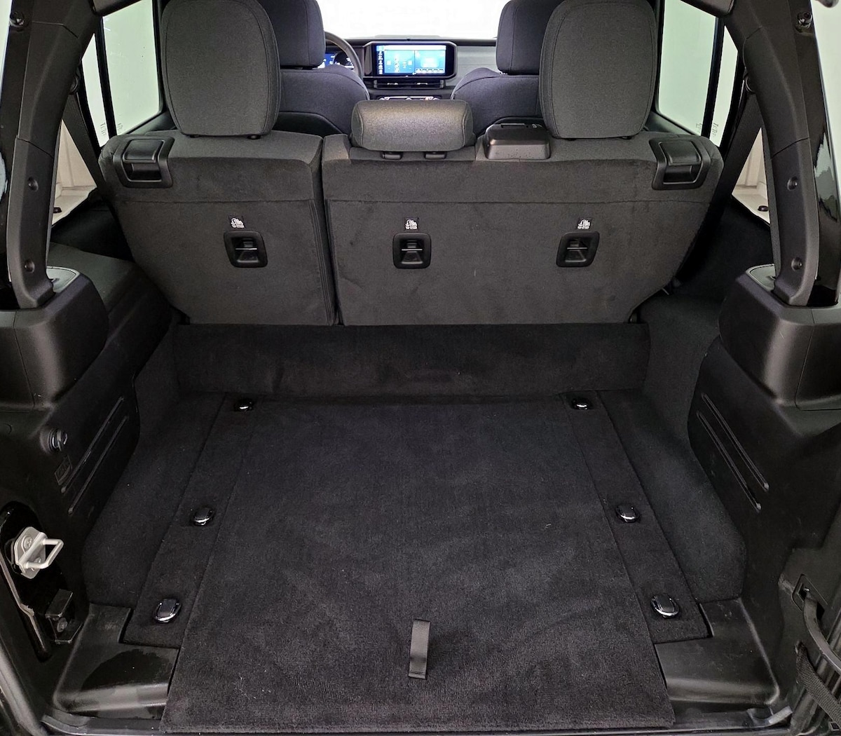 Trunk/Cargo (Seats Up)