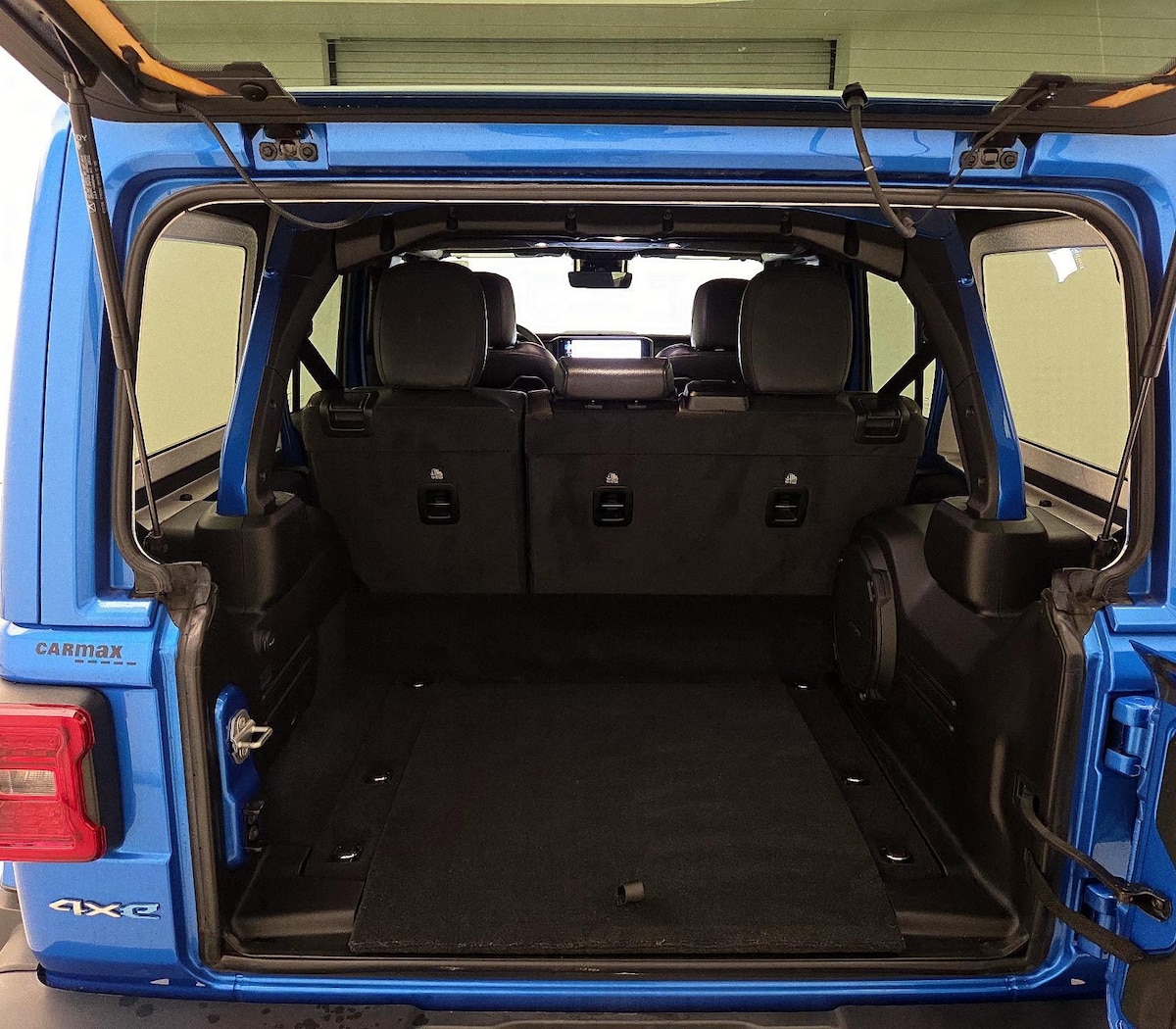 Trunk/Cargo (Seats Up)
