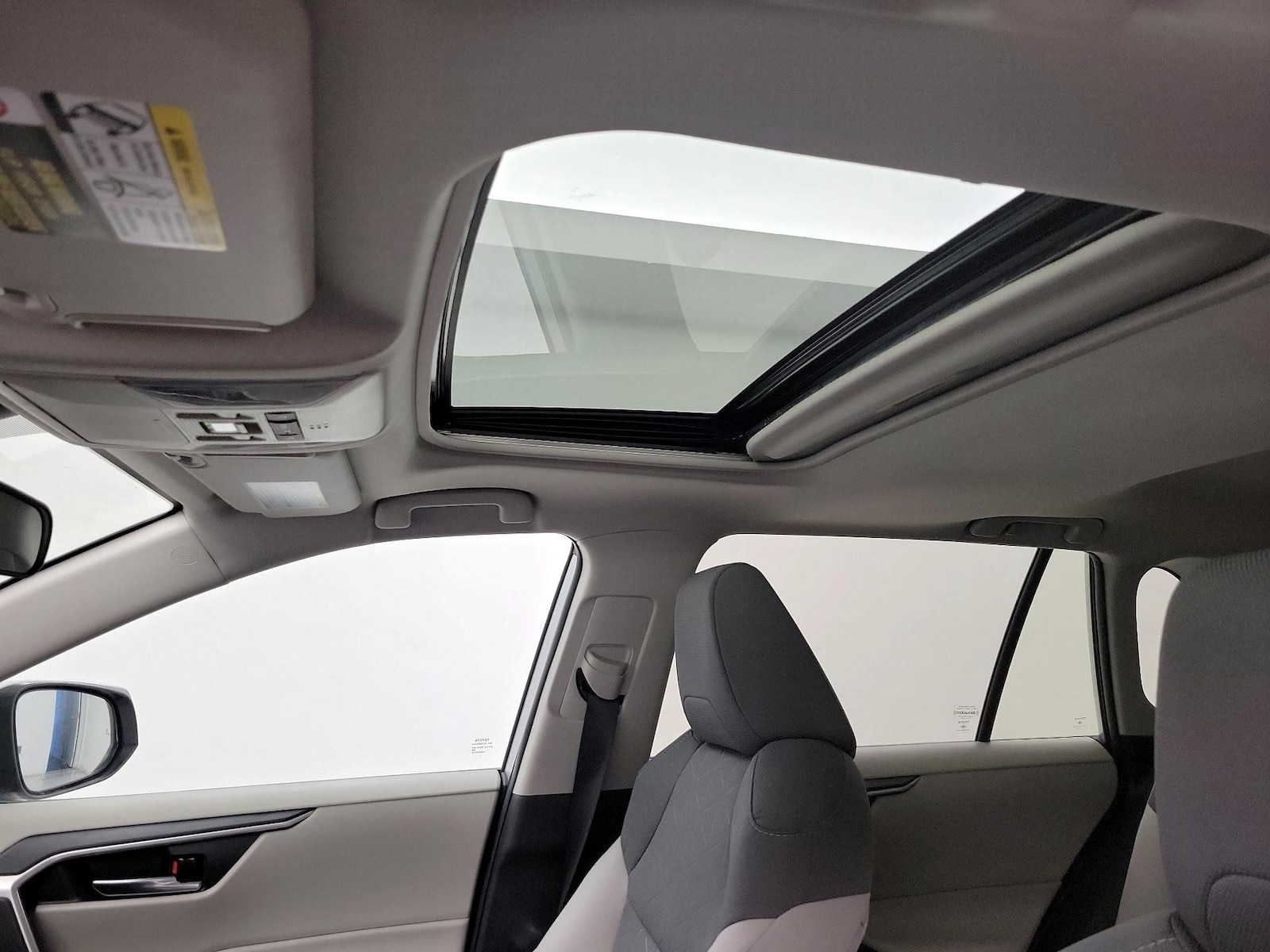 Sunroof(s) & Overhead Airbags