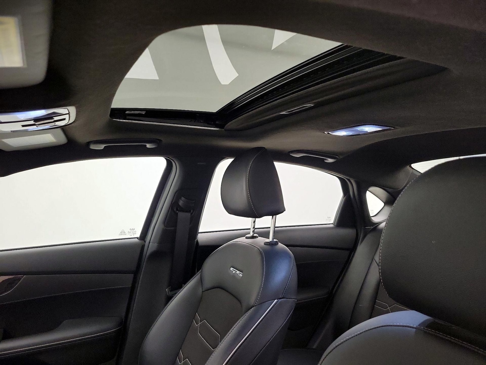 Sunroof(s) & Overhead Airbags