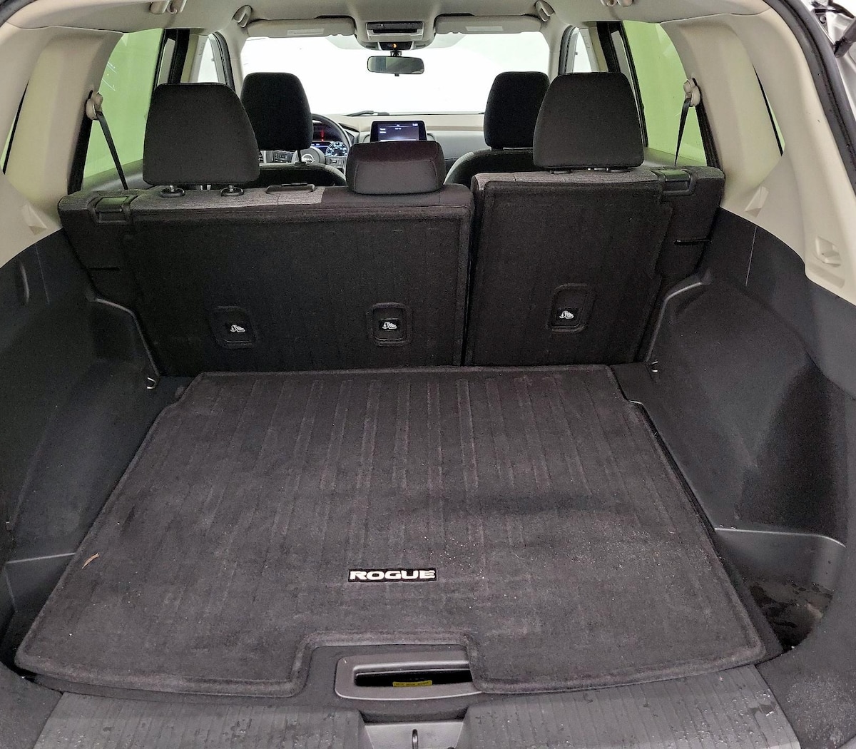 Trunk/Cargo (Seats Up)