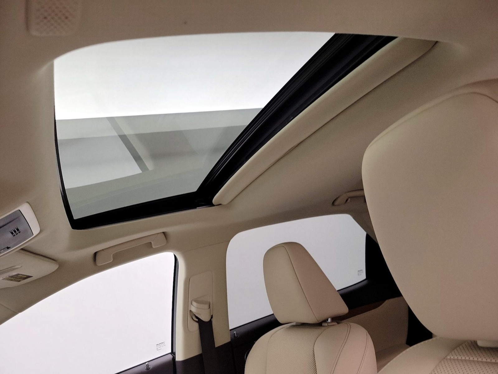 Sunroof(s) & Overhead Airbags