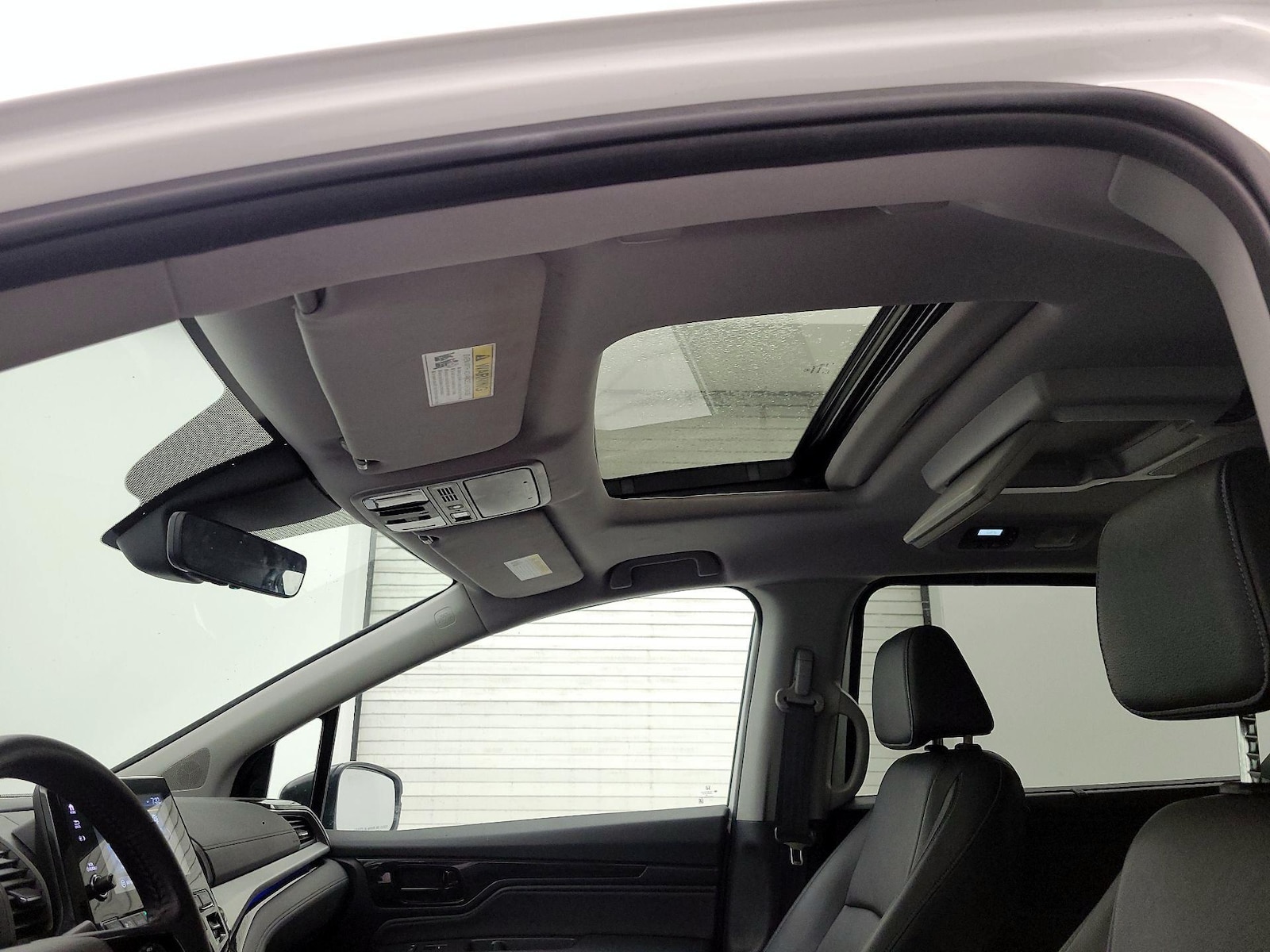 Sunroof(s) & Overhead Airbags