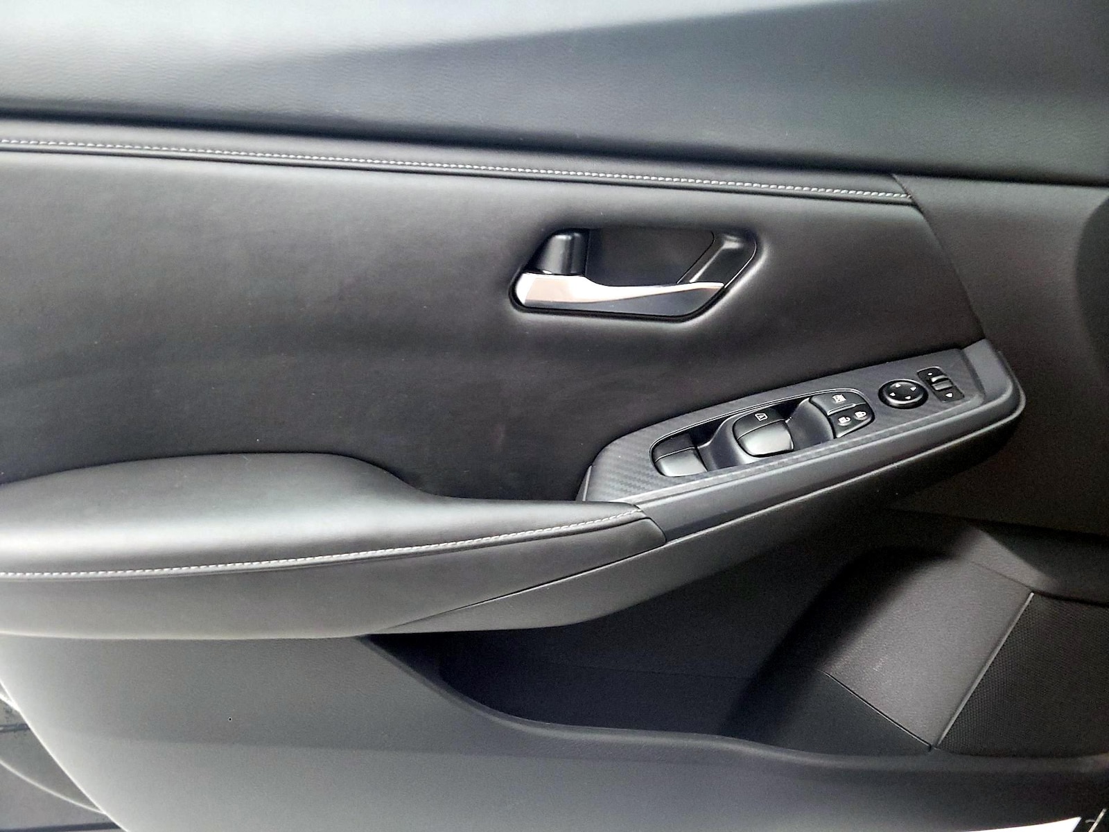 2023 Nissan Sentra SV - Photo 13
