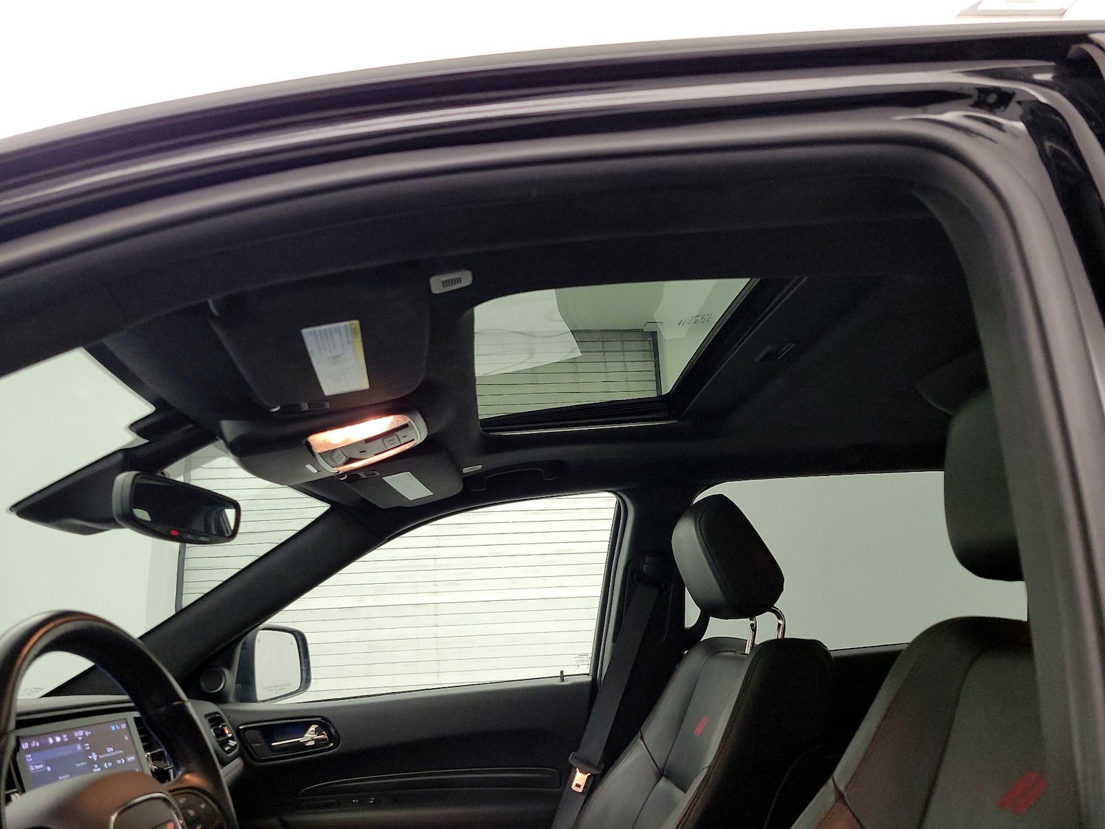 Sunroof(s) & Overhead Airbags