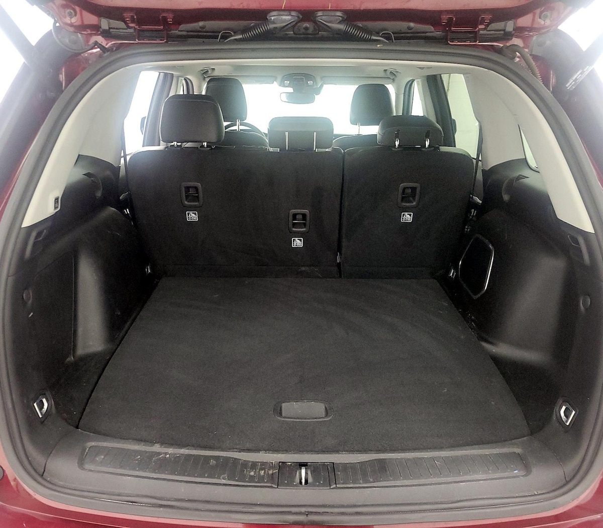 Trunk/Cargo (Seats Up)