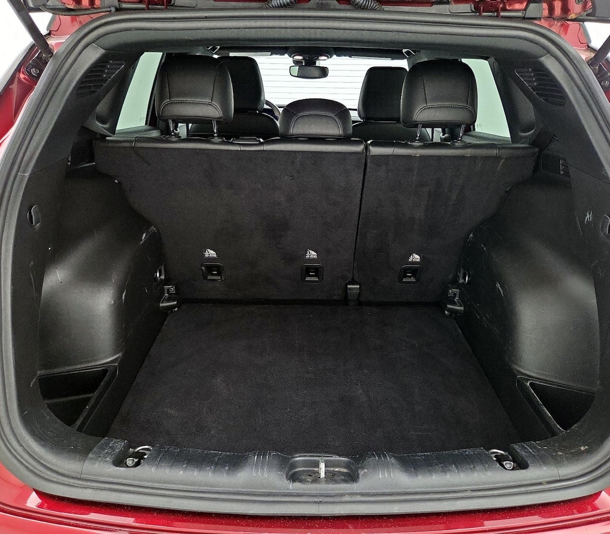 Trunk/Cargo (Seats Up)
