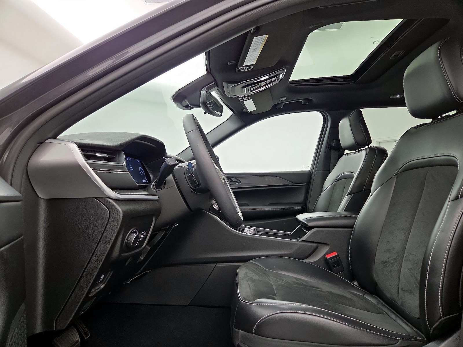 Sunroof(s) & Overhead Airbags