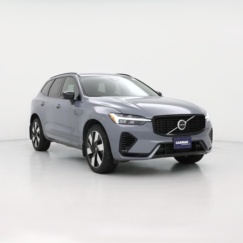 2024 Volvo XC60 Recharge PHEV T8 Plus Dark Theme