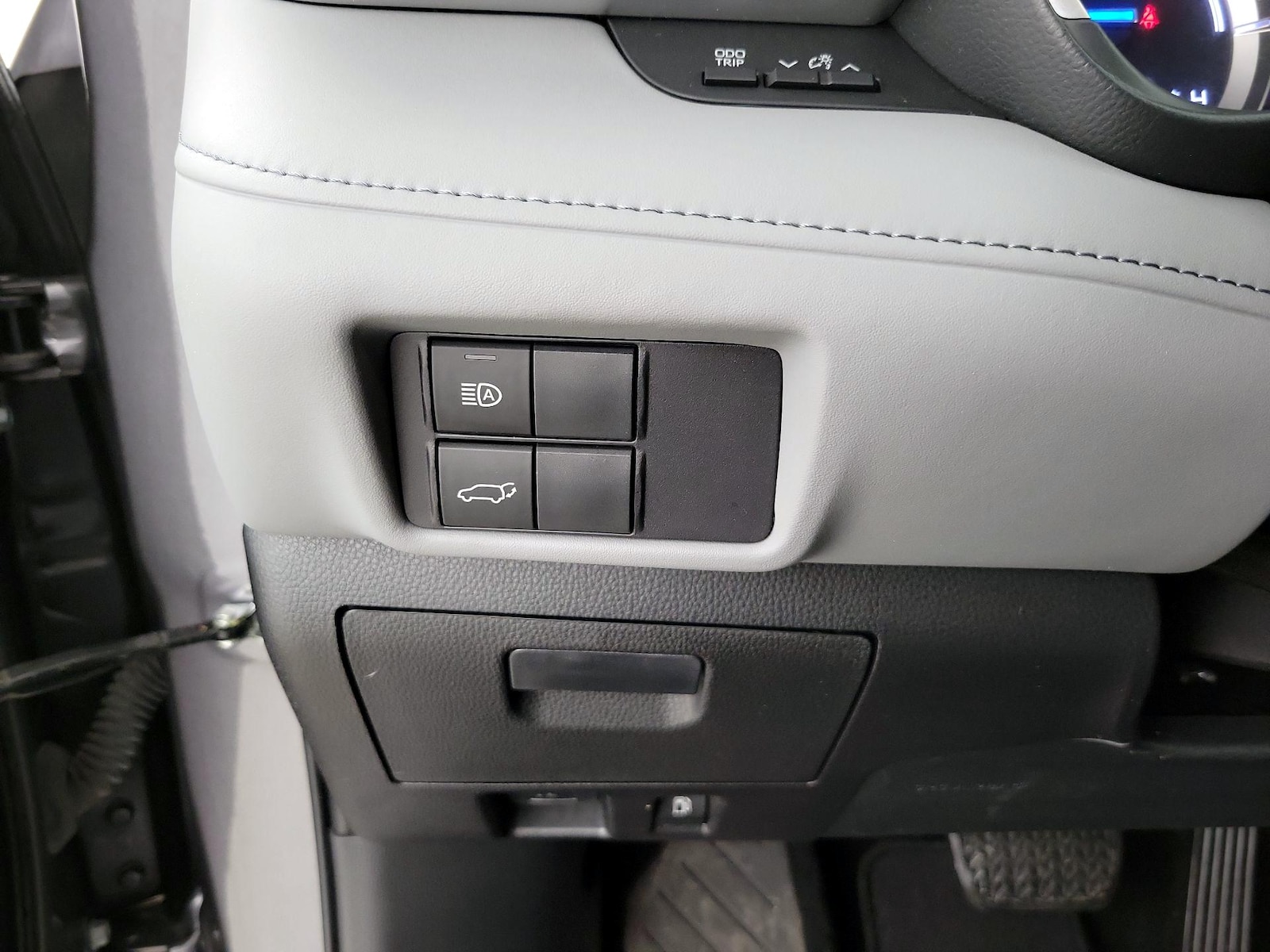 2022 Toyota Highlander XLE - Photo 14