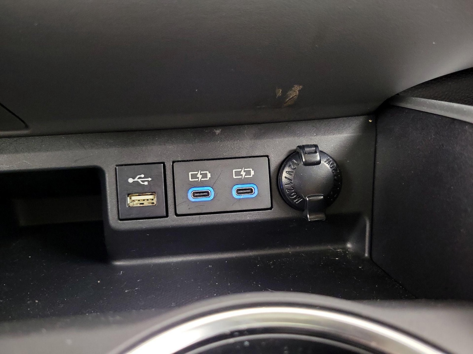 2022 Toyota Highlander XLE - Photo 19