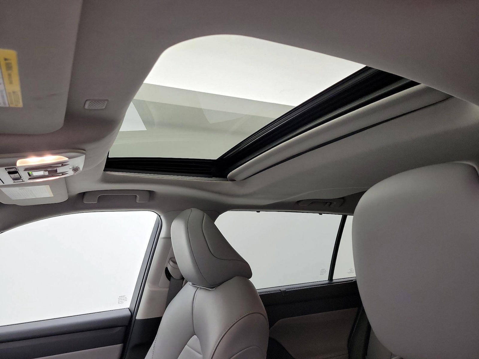 Sunroof(s) & Overhead Airbags