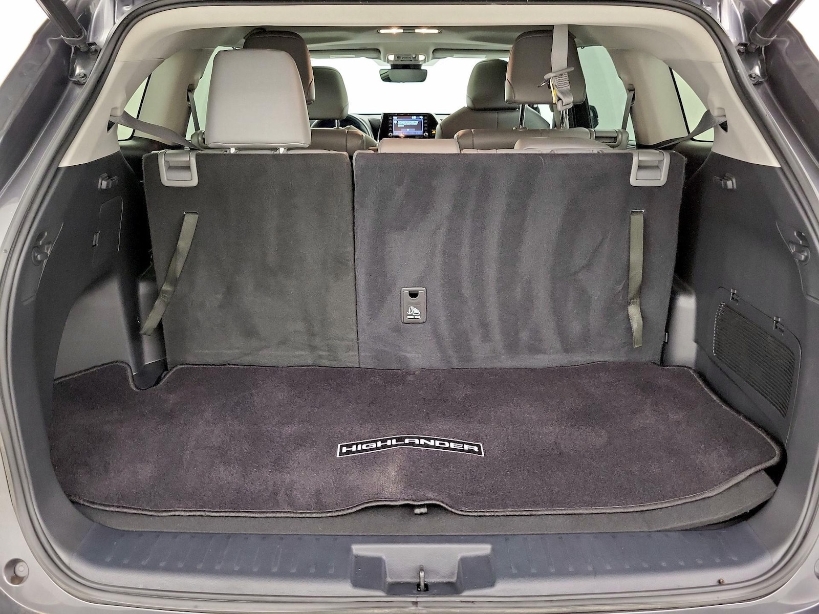 2022 Toyota Highlander XLE - Photo 23