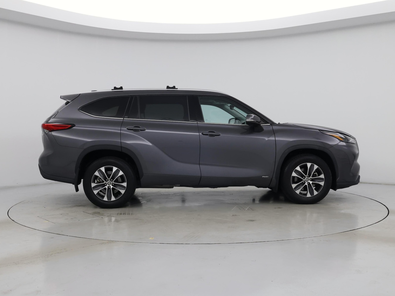 2022 Toyota Highlander XLE - Photo 8