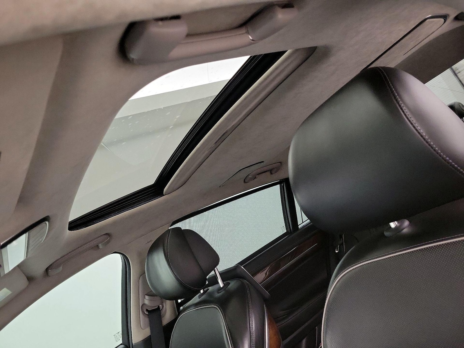 Sunroof(s) & Overhead Airbags