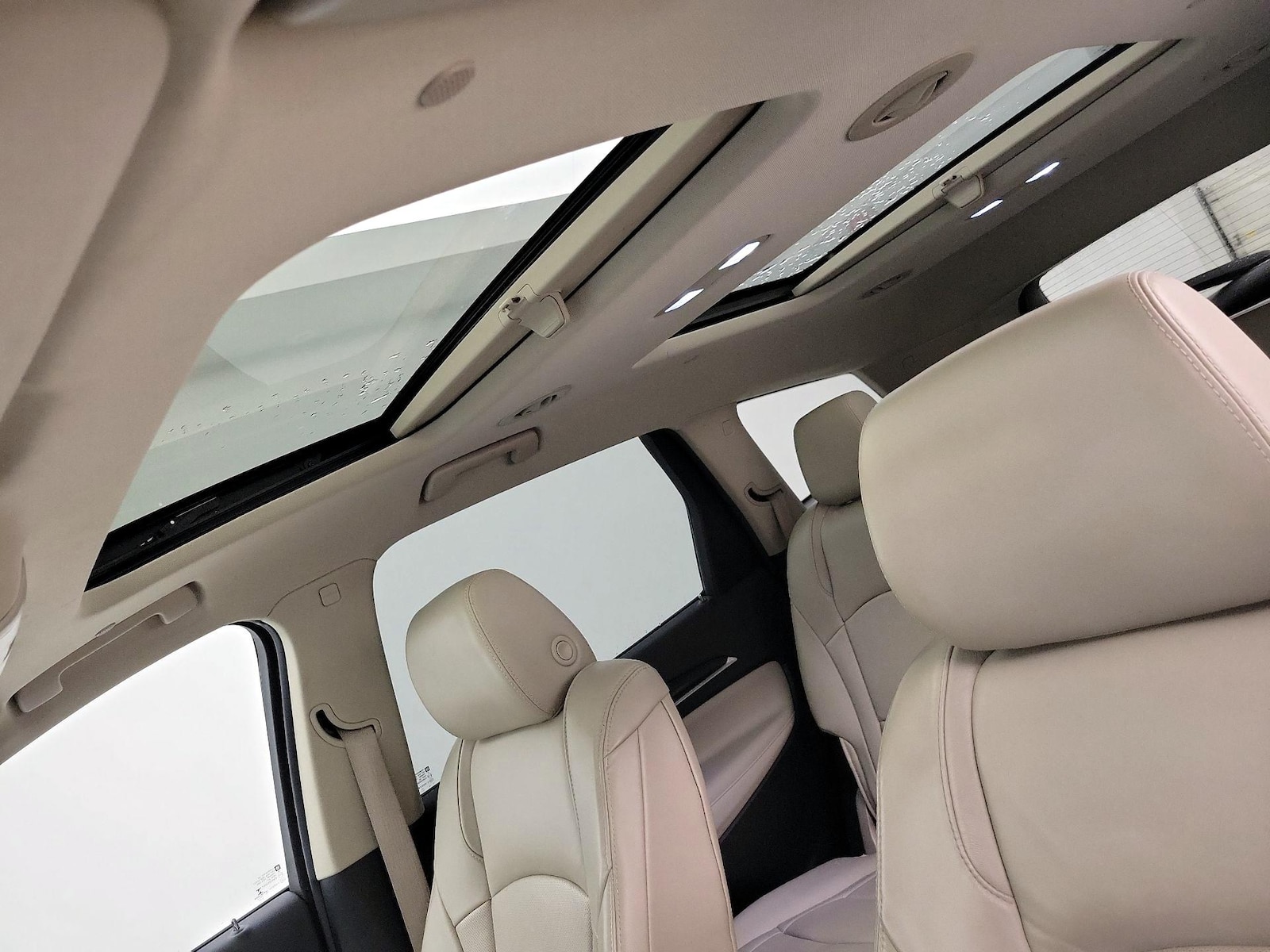 Sunroof(s) & Overhead Airbags
