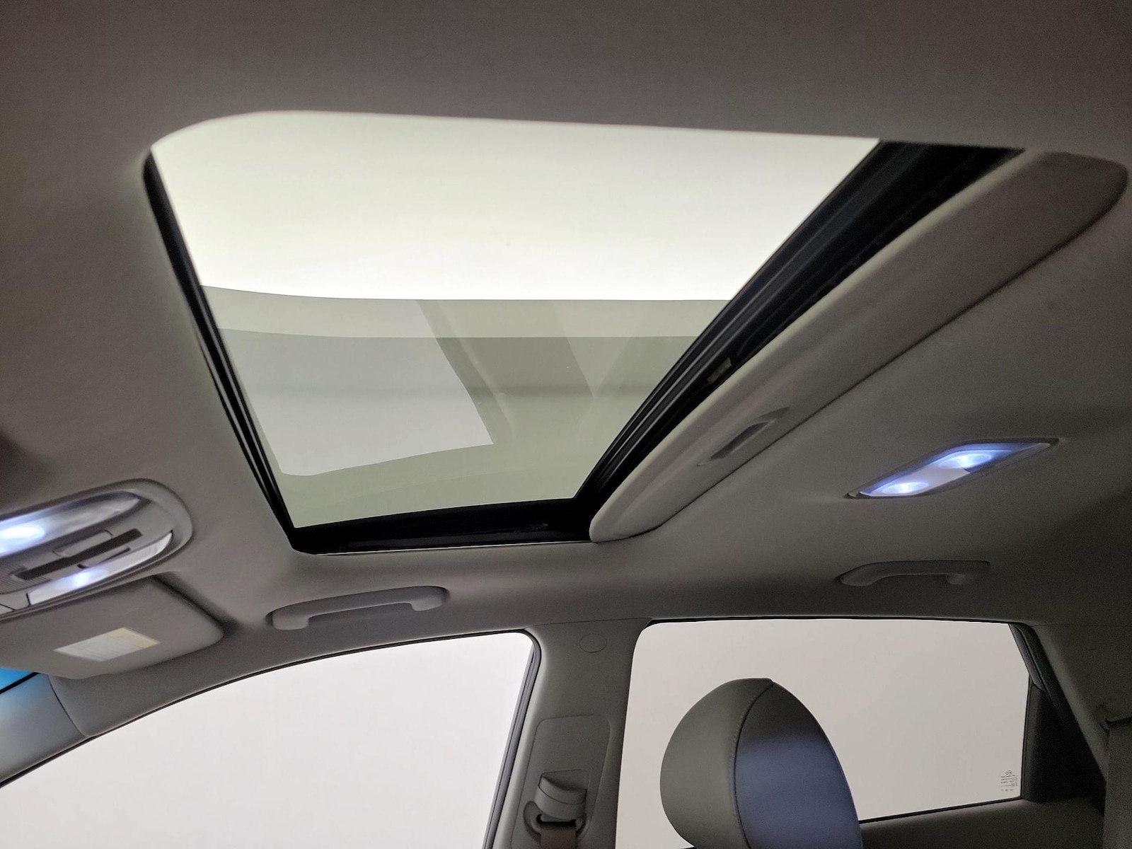 Sunroof(s) & Overhead Airbags