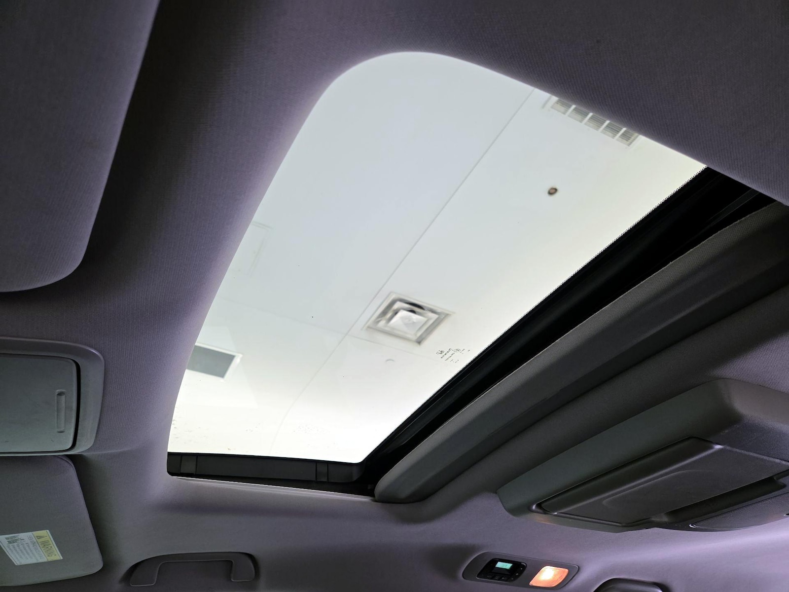 Sunroof(s) & Overhead Airbags