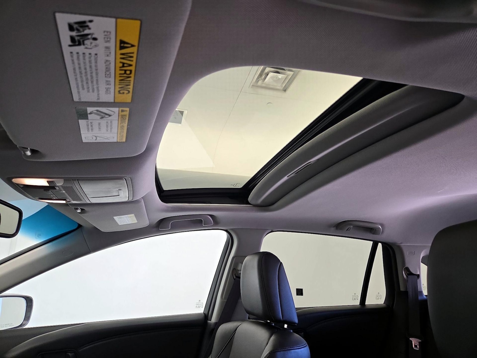 Sunroof(s) & Overhead Airbags