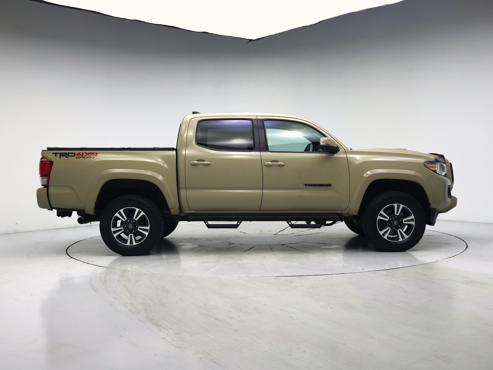 2016 Toyota Tacoma TRD Sport - Photo 8