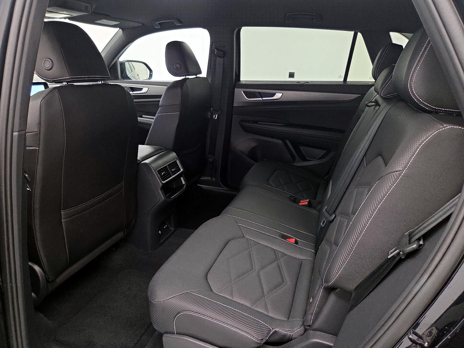 2025 Volkswagen Atlas Cross Sport SE w/Tech - Photo 20