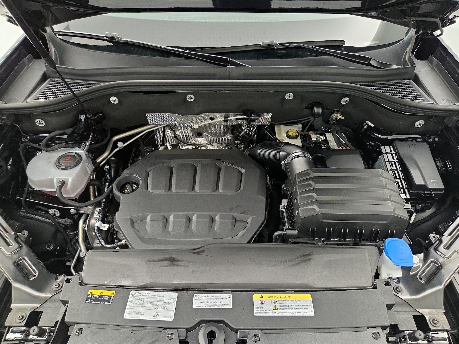 2025 Volkswagen Atlas Cross Sport SE w/Tech - Photo 23