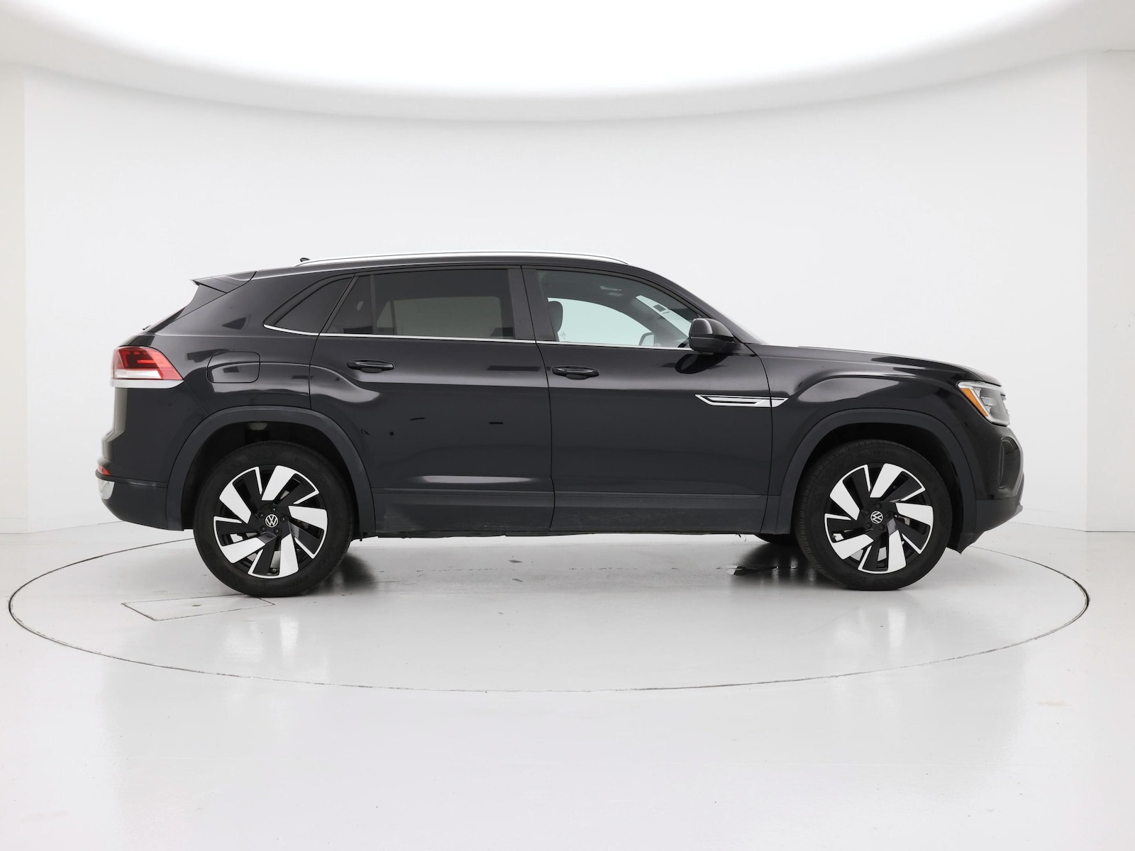 2025 Volkswagen Atlas Cross Sport SE w/Tech - Photo 8