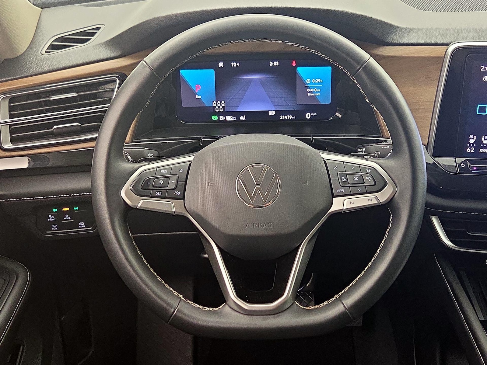 2025 Volkswagen Atlas SE w/Tech - Photo 11