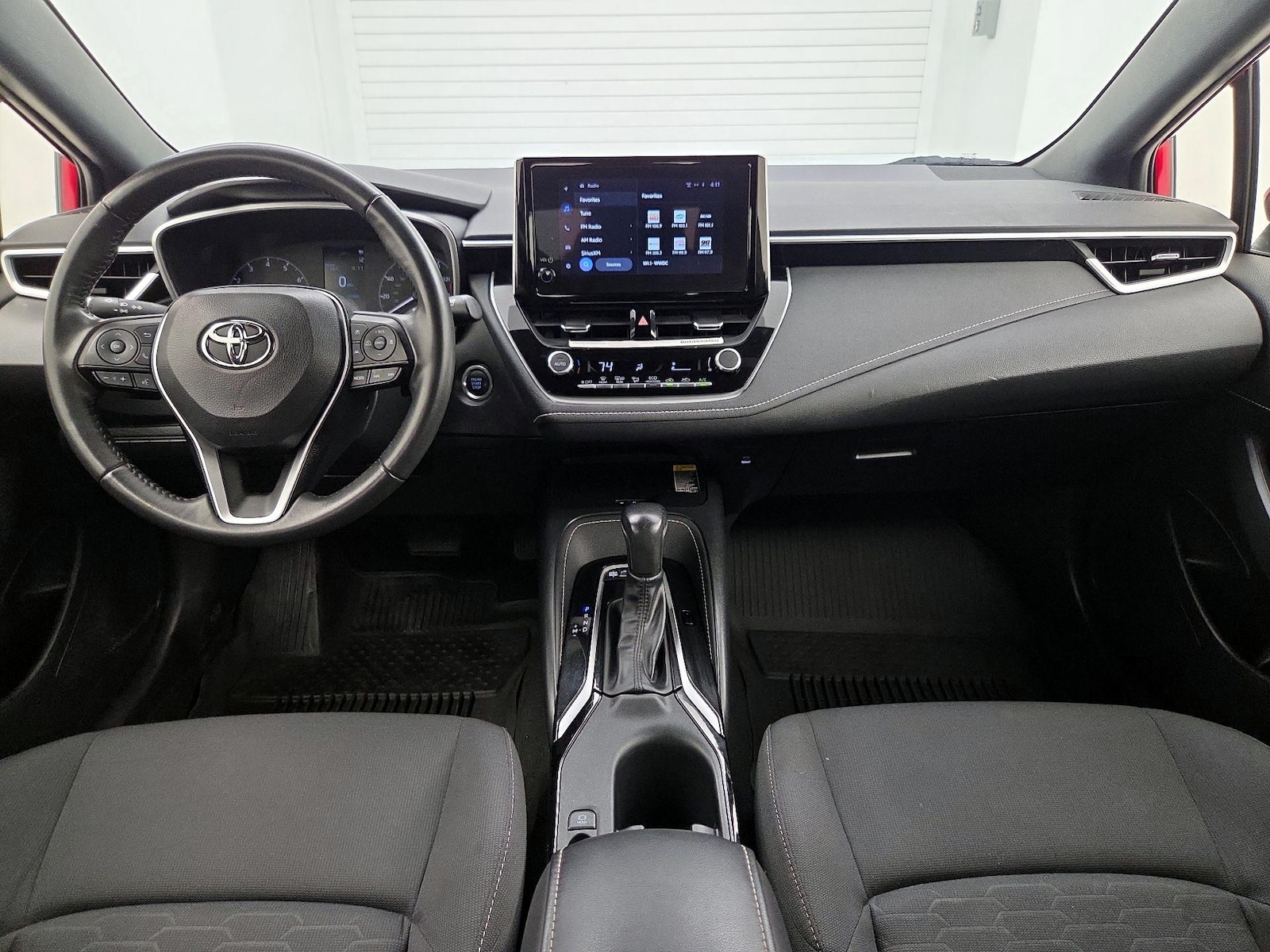 2024 Toyota Corolla Hatchback SE - Photo 10