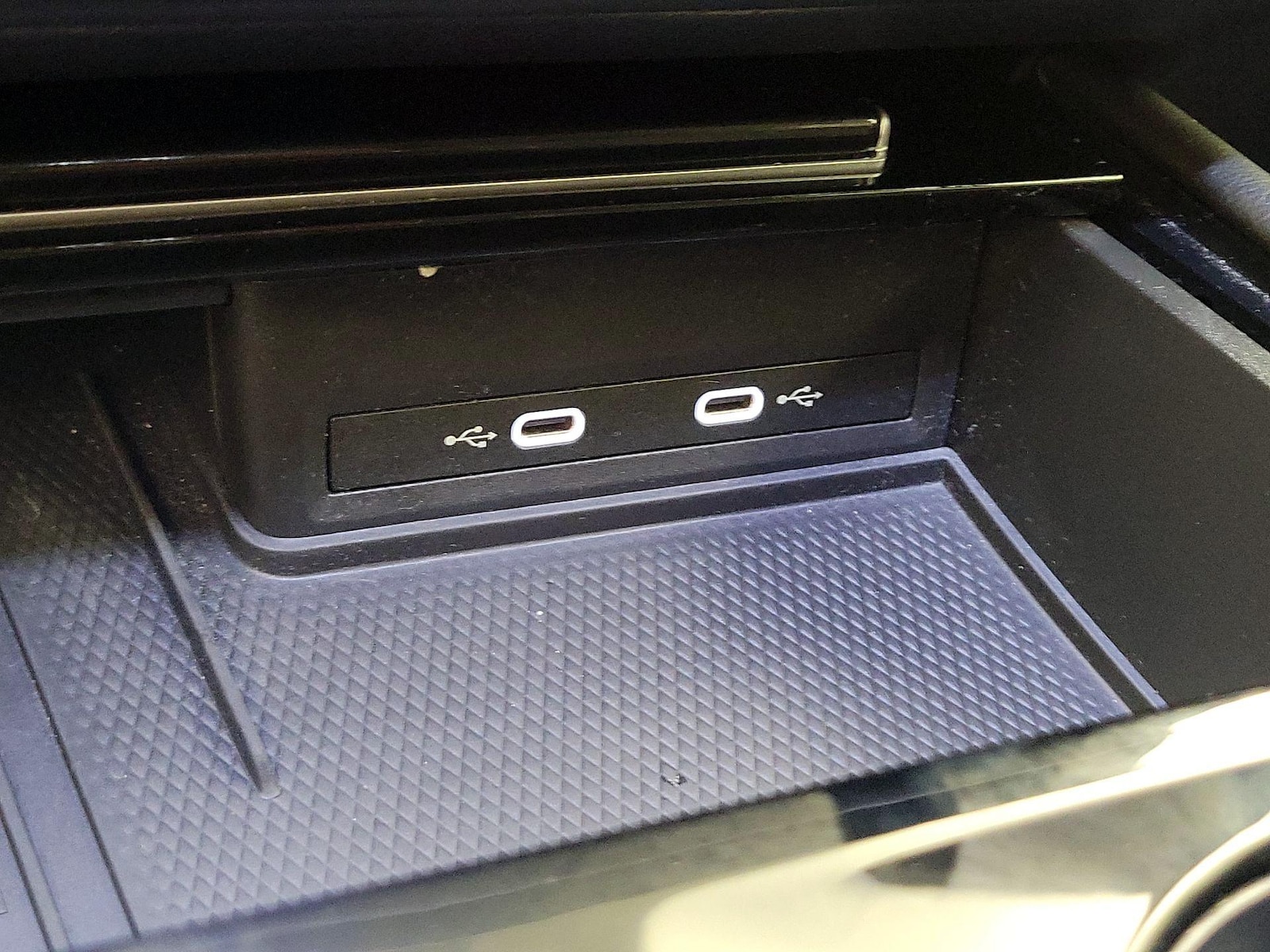 2025 Volkswagen Atlas SE w/Tech - Photo 19