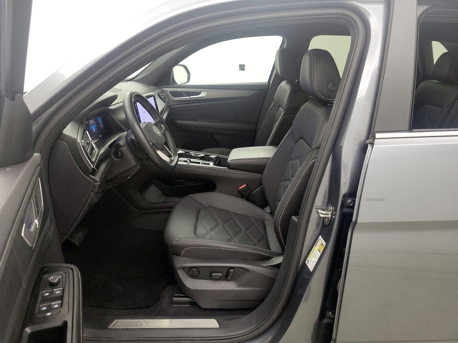 2025 Volkswagen Atlas Cross Sport SE w/Tech - Photo 12