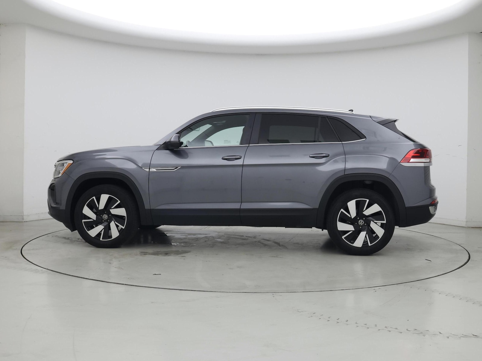 2025 Volkswagen Atlas Cross Sport SE w/Tech - Photo 4