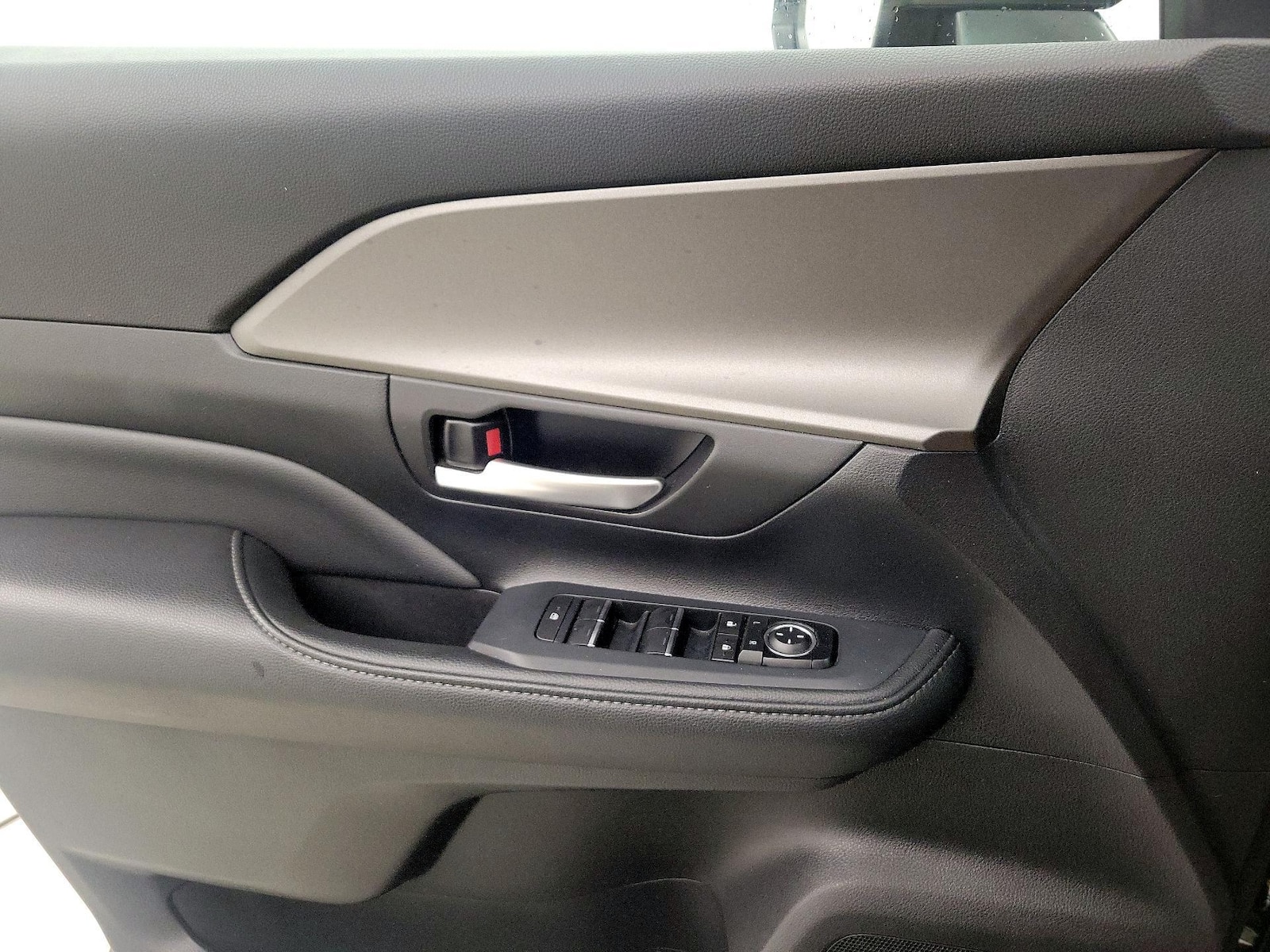 2025 Toyota Grand Highlander XLE - Photo 13