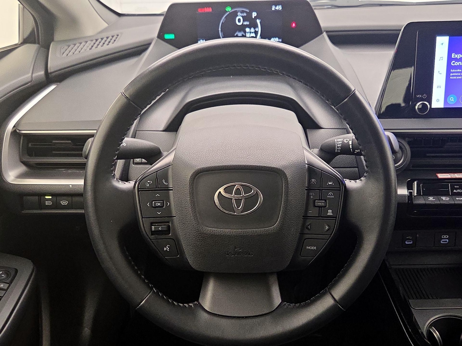 2025 Toyota Prius LE - Photo 11