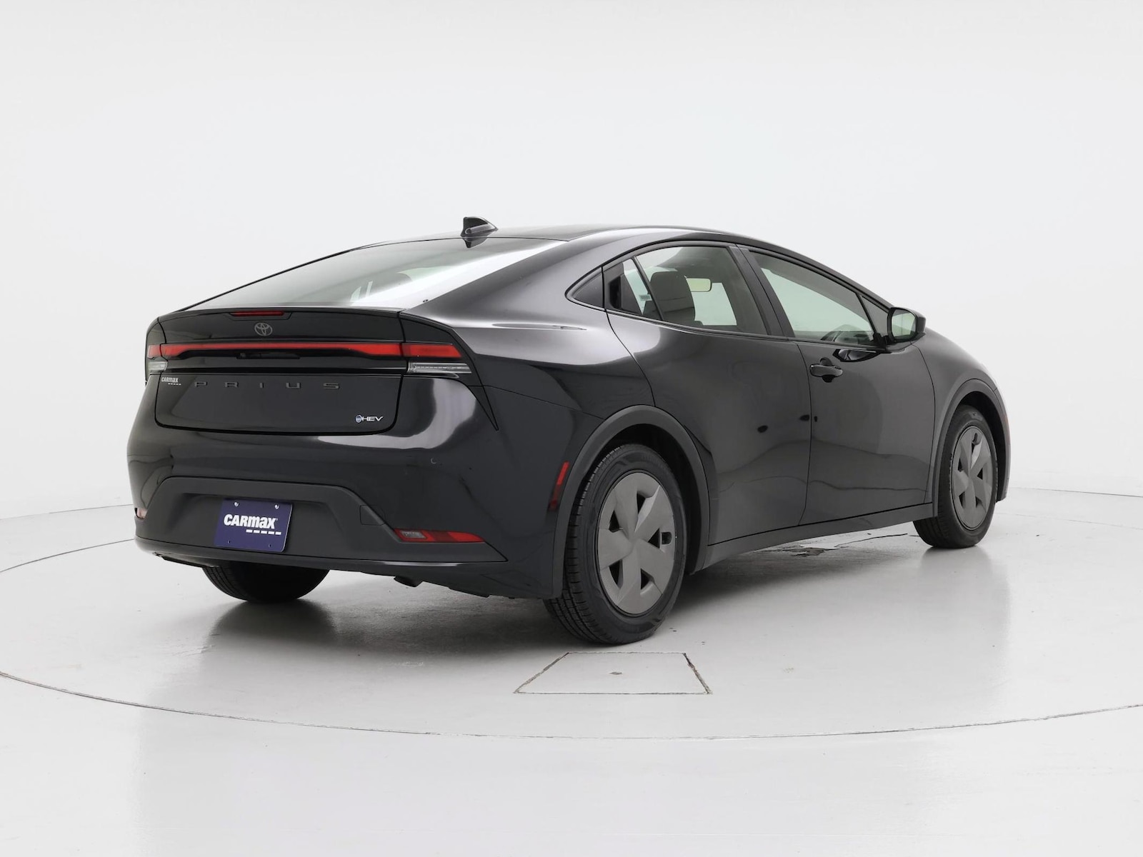2025 Toyota Prius LE - Photo 9