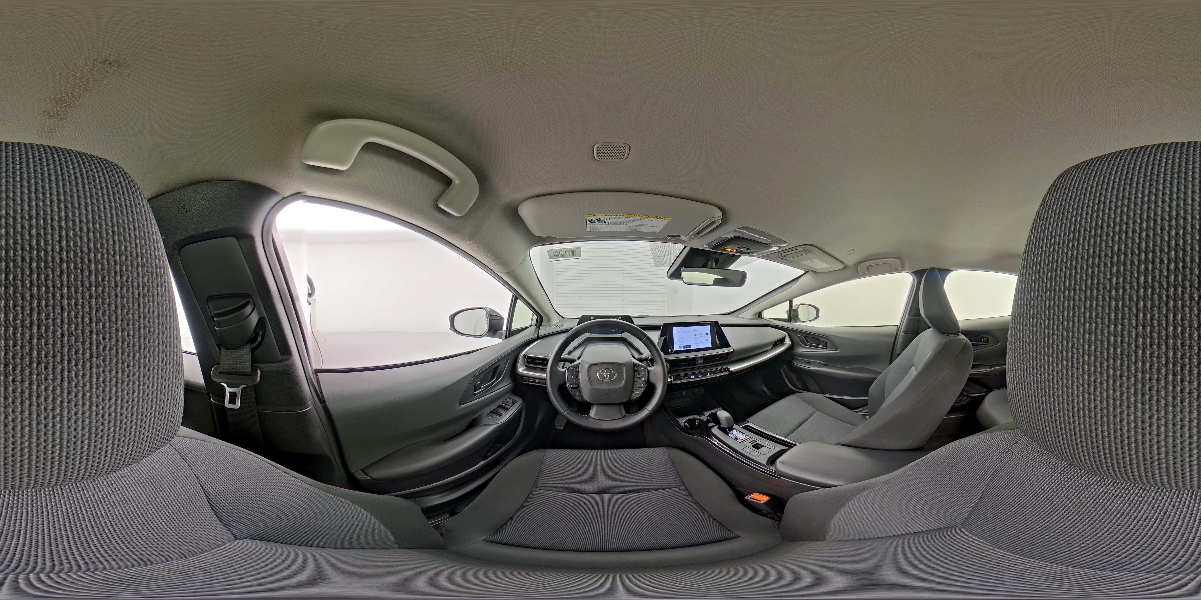 2025 Toyota Prius LE - Photo 26